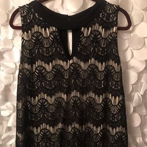 Lace sleeveless top 1x